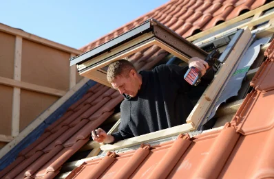 Pose de fenêtres de toit Velux à la Crouzille